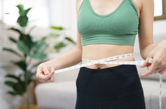 Does Drinking Water Aid Weight Loss? Debunking the Myths